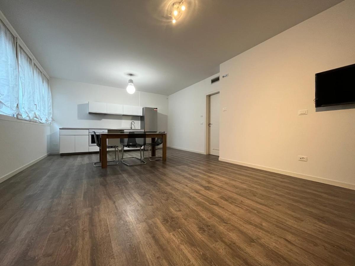 Modern Apartment - Centro Падуа Екстериор снимка
